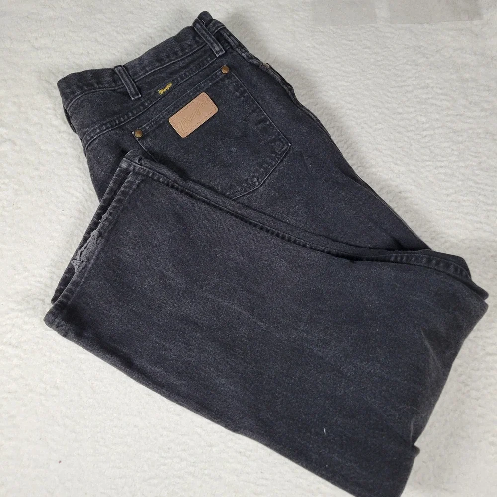 Wrangler Jeans Mens 43x31 (fits 42x32) Black Straight Leg Faded Denim‎ 13MWZWK